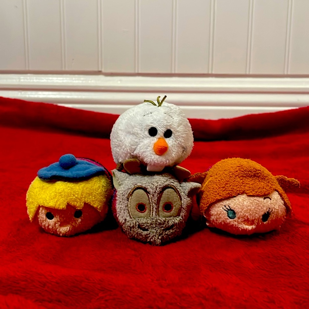 Disney Tsum Tsum Frozen themed lot of 4